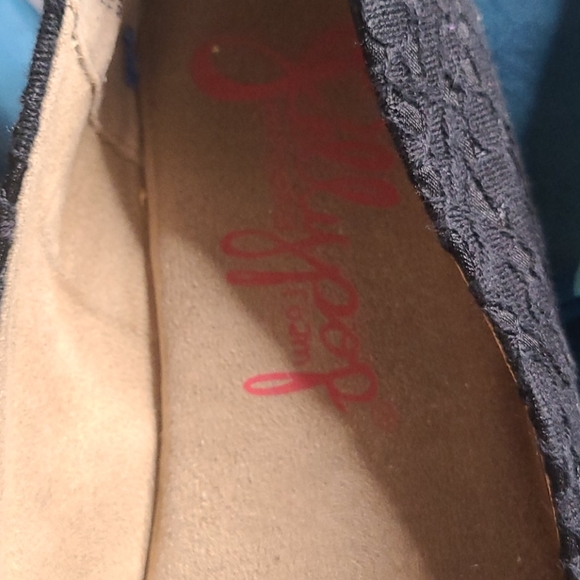 Flats - Picture 2 of 5